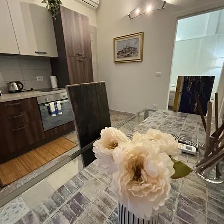 Whiteflower Apartment Bari