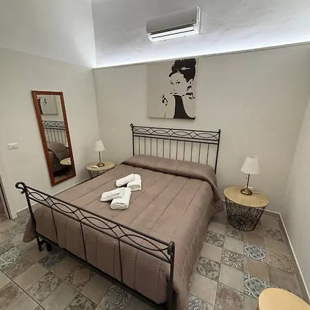 Apartment Whiteflower Bari