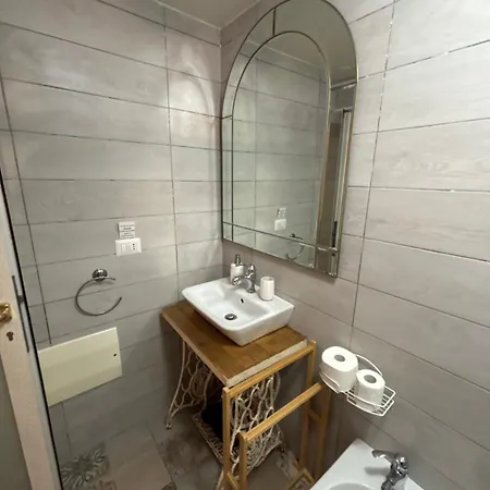 Whiteflower Apartment Bari