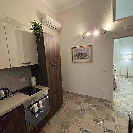 Whiteflower Apartment Bari