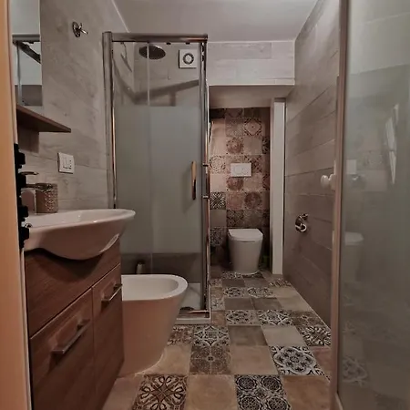 Apartment Whiteflower