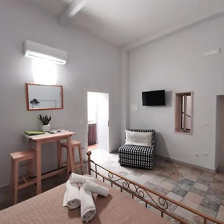 Апартаменты Whiteflower *