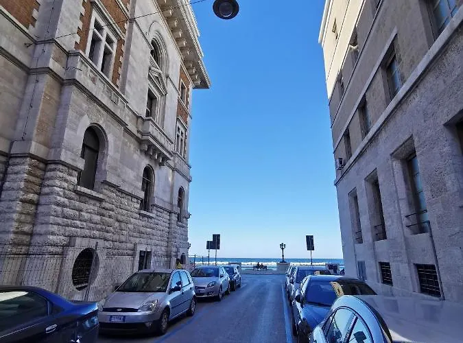 Whiteflower Apartment *